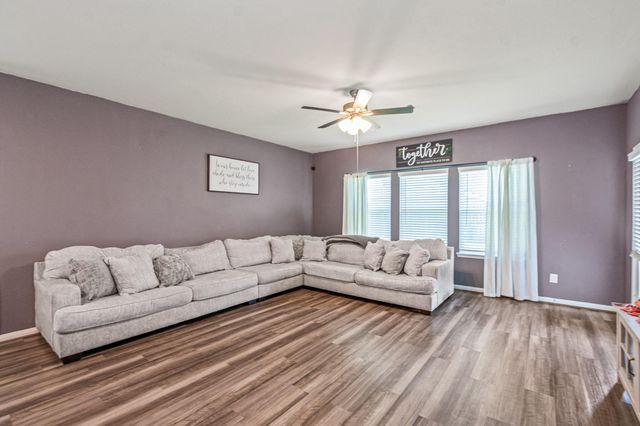 2715 Fairfield Landing Lane, Pearland, TX 77089