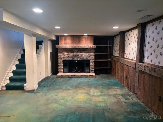 10 Drummond Street, Greenhills, OH 45218