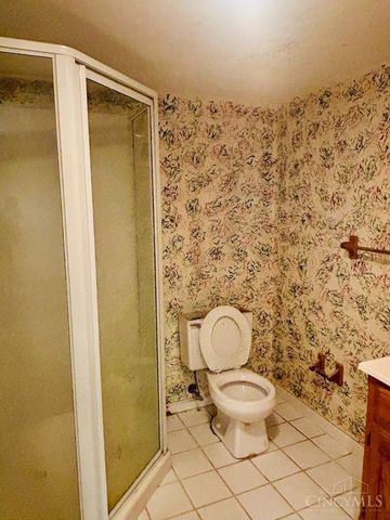 10 Drummond Street, Greenhills, OH 45218