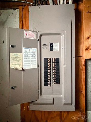 10 Drummond Street, Greenhills, OH 45218