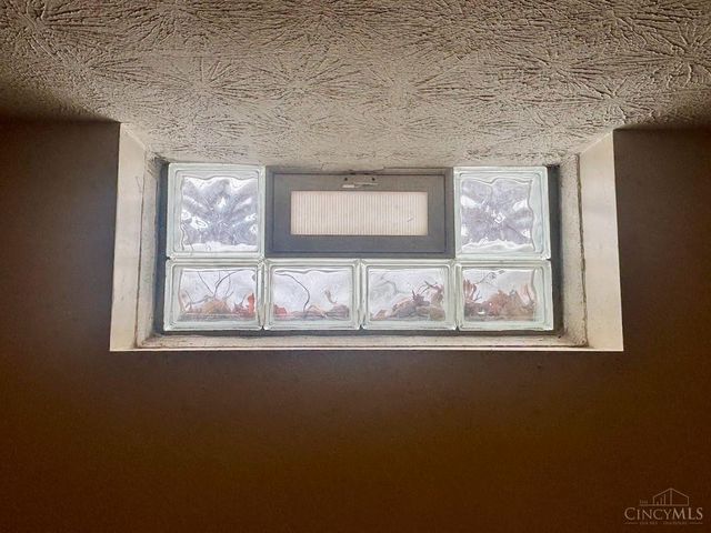 10 Drummond Street, Greenhills, OH 45218