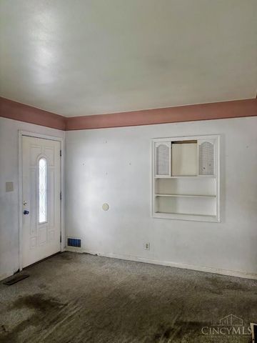 10 Drummond Street, Greenhills, OH 45218