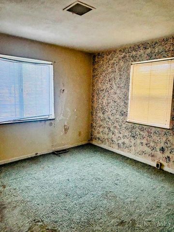 10 Drummond Street, Greenhills, OH 45218