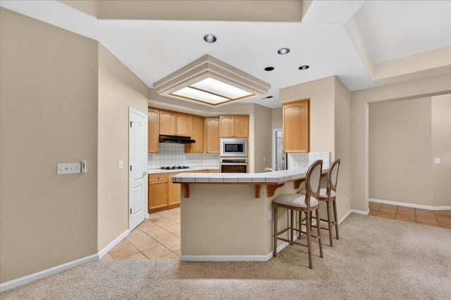 2211 Dawson Cove Lane, Clovis, CA 93611