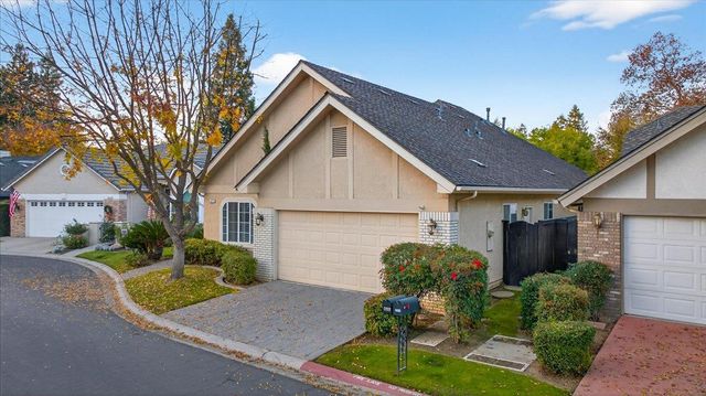 2211 Dawson Cove Lane, Clovis, CA 93611