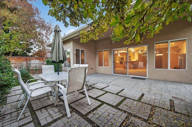 2211 Dawson Cove Lane, Clovis, CA 93611