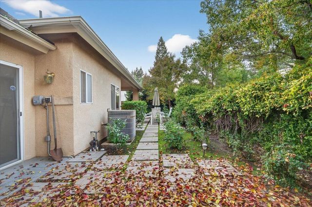 2211 Dawson Cove Lane, Clovis, CA 93611