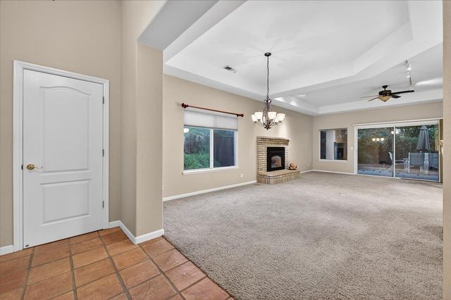 2211 Dawson Cove Lane, Clovis, CA 93611