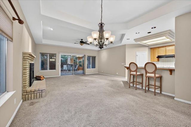 2211 Dawson Cove Lane, Clovis, CA 93611