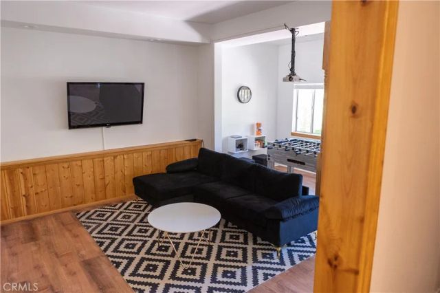 1075 Rivera Drive, Wrightwood, CA 92397