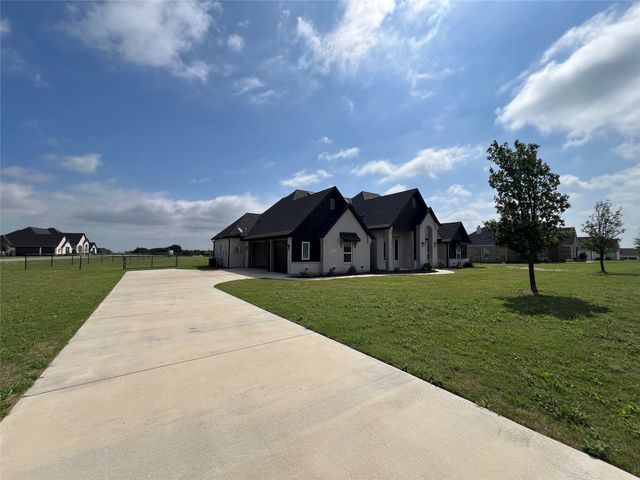252 Harvard Lane, Springtown, TX 76082