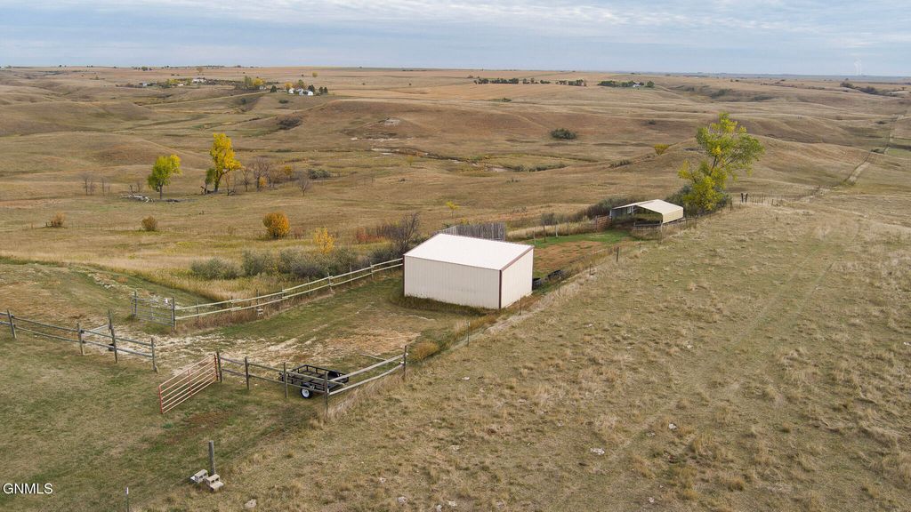 450 Hwy 200 S, Hazen, ND 58545 photo 4