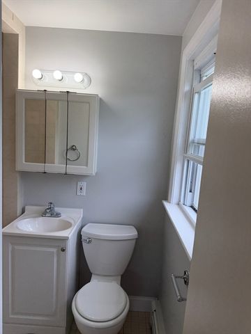 6 Canterbury Rd, Woburn, MA 01801