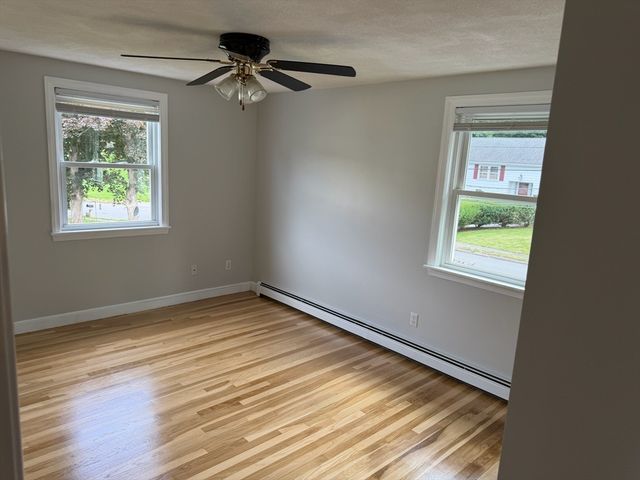 6 Canterbury Rd, Woburn, MA 01801