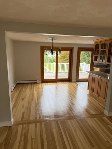 6 Canterbury Rd, Woburn, MA 01801