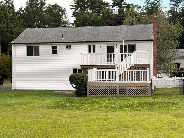 6 Canterbury Rd, Woburn, MA 01801