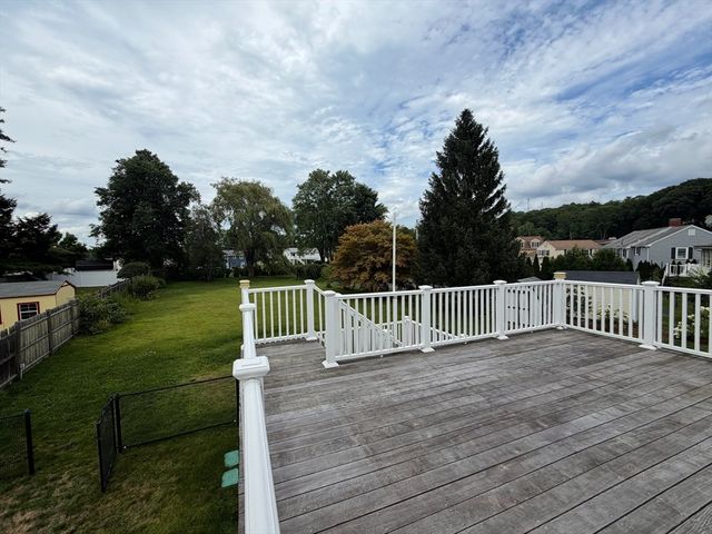 6 Canterbury Rd, Woburn, MA 01801