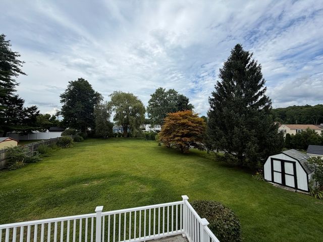 6 Canterbury Rd, Woburn, MA 01801