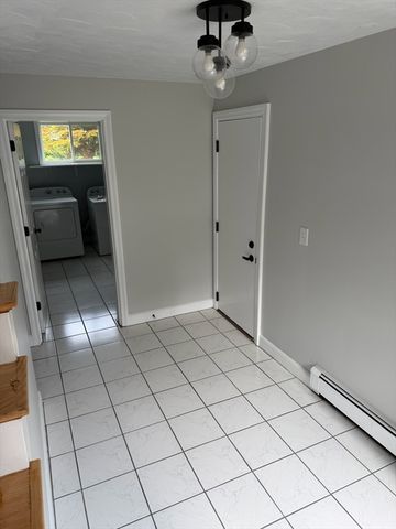 6 Canterbury Rd, Woburn, MA 01801