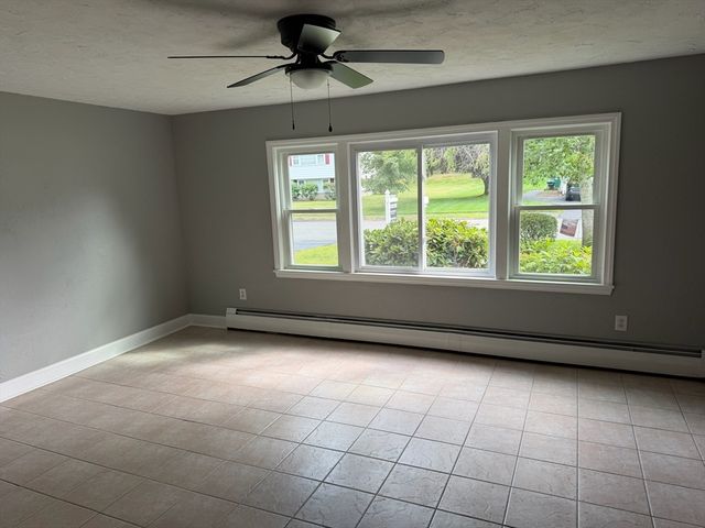 6 Canterbury Rd, Woburn, MA 01801