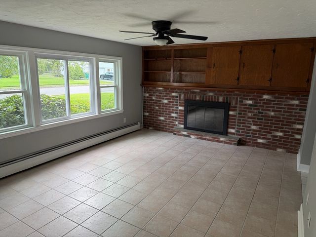 6 Canterbury Rd, Woburn, MA 01801
