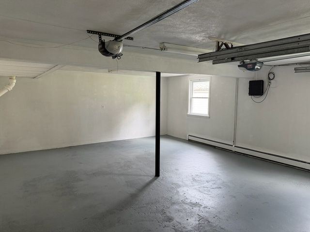 6 Canterbury Rd, Woburn, MA 01801