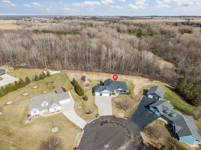 W7516 MOLLY MARIE COURT, Greenville, WI 54942