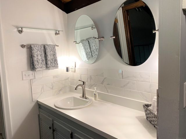 14-B Country Squire Drive 14B, Cromwell, CT 06416