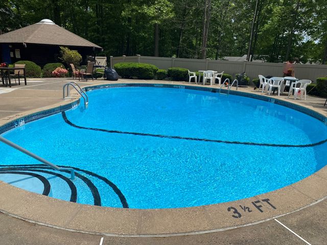 14-B Country Squire Drive 14B, Cromwell, CT 06416