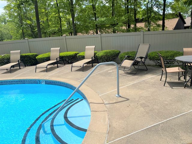 14-B Country Squire Drive 14B, Cromwell, CT 06416