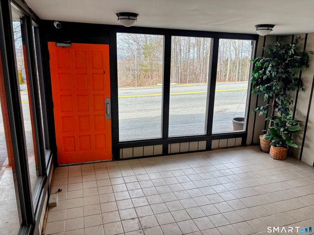 14-B Country Squire Drive 14B, Cromwell, CT 06416