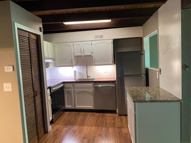 14-B Country Squire Drive 14B, Cromwell, CT 06416