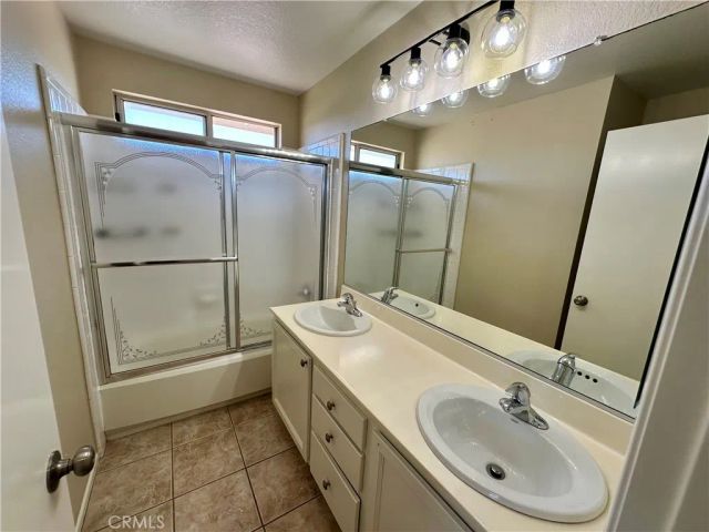 3680 N Live Oak, Rialto, CA 92377