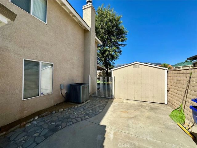 3680 N Live Oak, Rialto, CA 92377