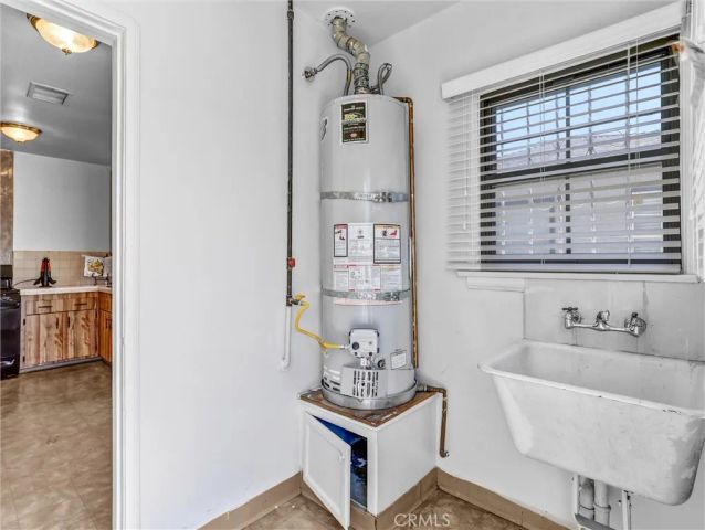 9647 S Harvard, Los Angeles, CA 90047