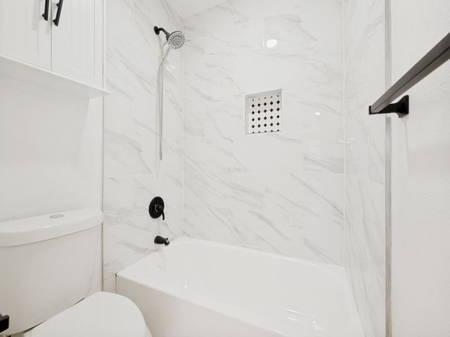 6019 Ridgecrest Road 202B, Dallas, TX 75231