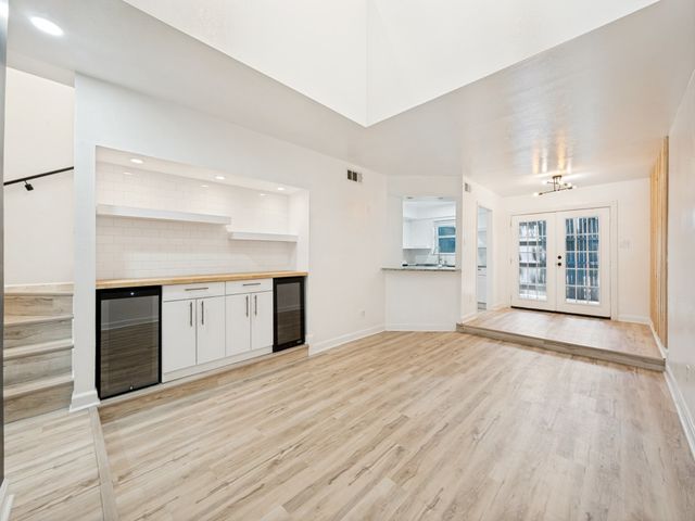 6019 Ridgecrest Road 202B, Dallas, TX 75231