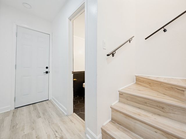 6019 Ridgecrest Road 202B, Dallas, TX 75231