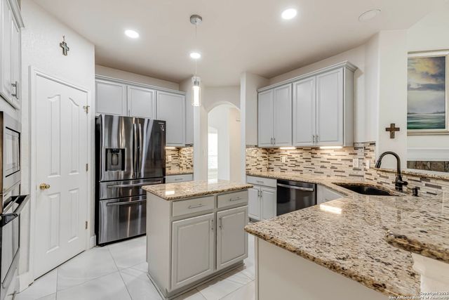 25916 Stone, San Antonio, TX 78260