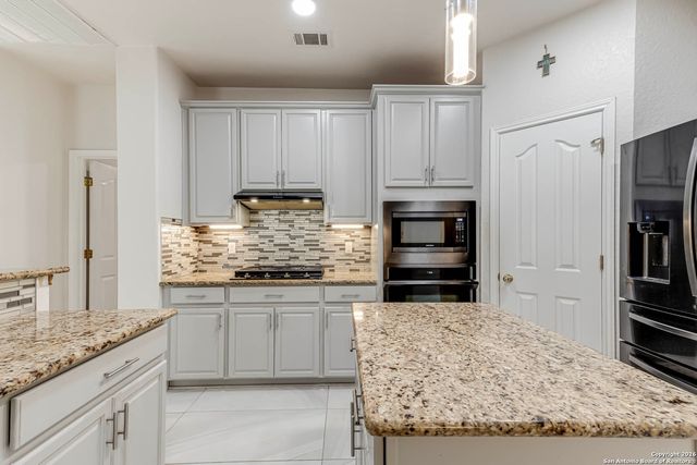 25916 Stone, San Antonio, TX 78260