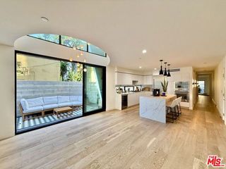 1533 N Vista Street 101, Los Angeles, CA 90046