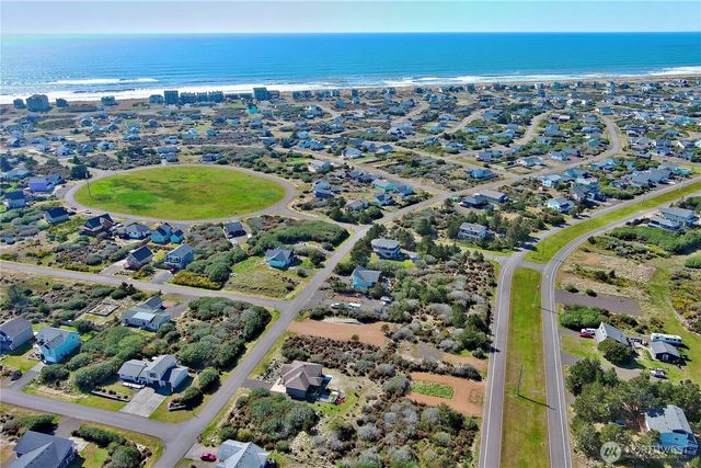 1339 E Ocean Shores Boulevard SW, Ocean Shores, WA 98569