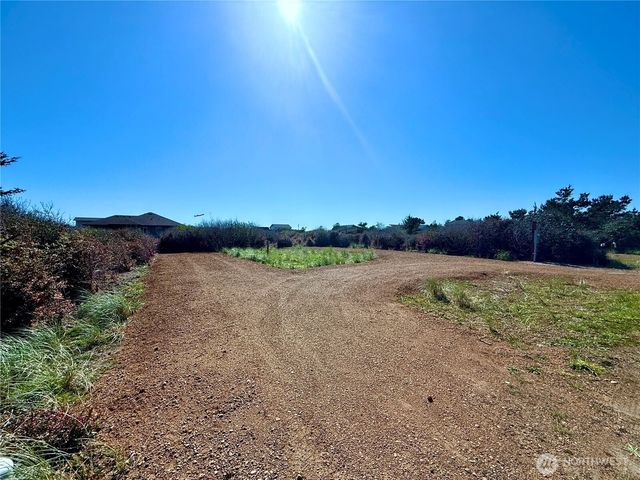 1339 E Ocean Shores Boulevard SW, Ocean Shores, WA 98569