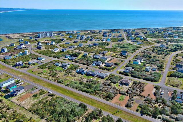 1339 E Ocean Shores Boulevard SW, Ocean Shores, WA 98569