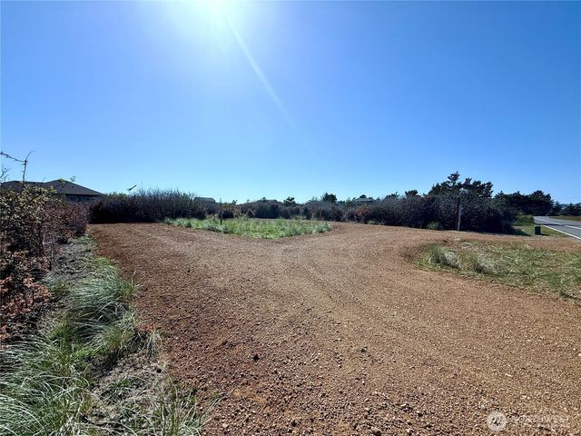 1339 E Ocean Shores Boulevard SW, Ocean Shores, WA 98569