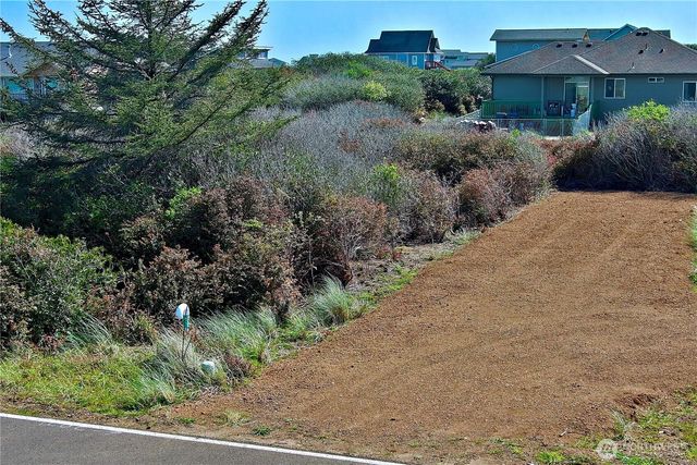 1339 E Ocean Shores Boulevard SW, Ocean Shores, WA 98569