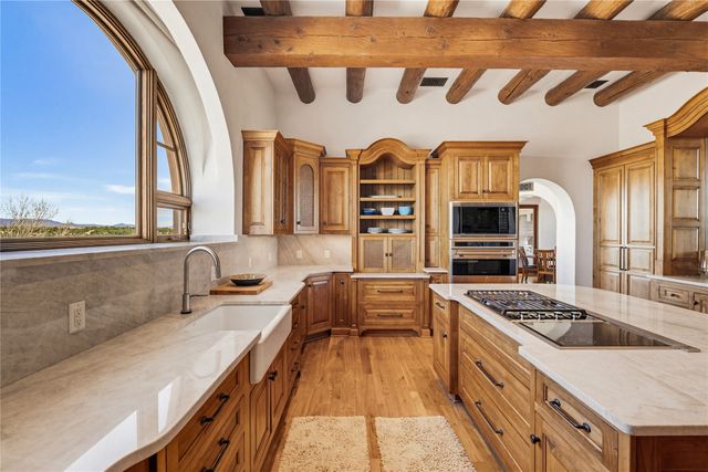 16 Hacienda Rincon, Santa Fe, NM 87506