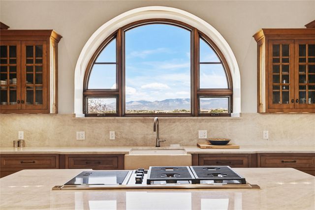 16 Hacienda Rincon, Santa Fe, NM 87506