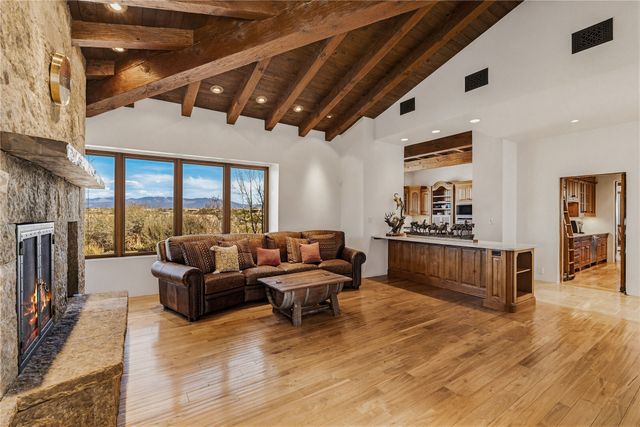 16 Hacienda Rincon, Santa Fe, NM 87506