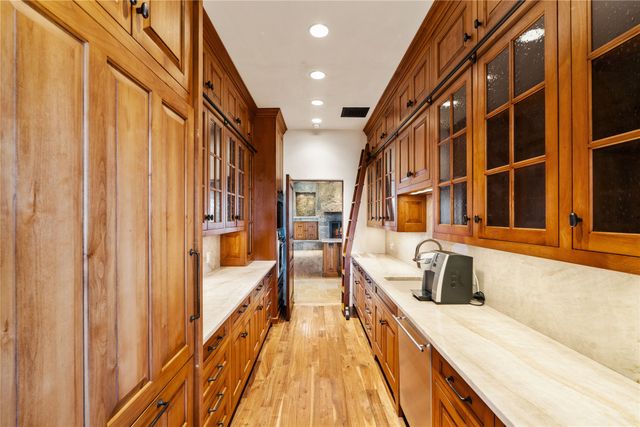 16 Hacienda Rincon, Santa Fe, NM 87506